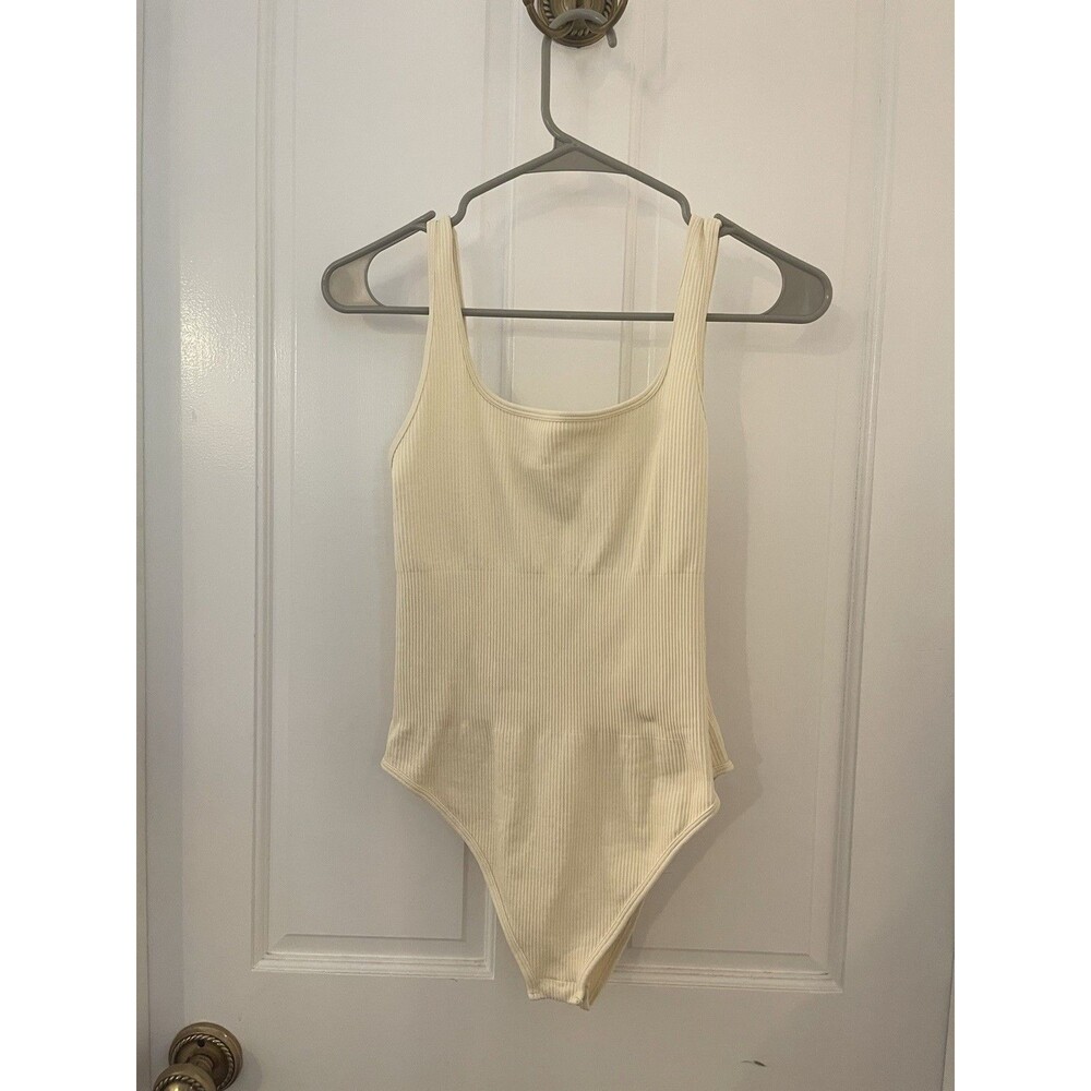 OQQ Womens Tan Beige Sleeveless Bodysuit One Piece Button Scoop Neck Size M